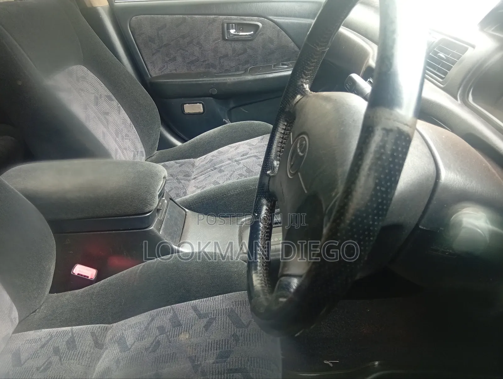 Toyota Mark II Qualis 2.5 RWD 2000 White