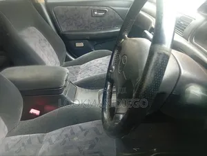 Toyota Mark II Qualis 2.5 RWD 2000 White