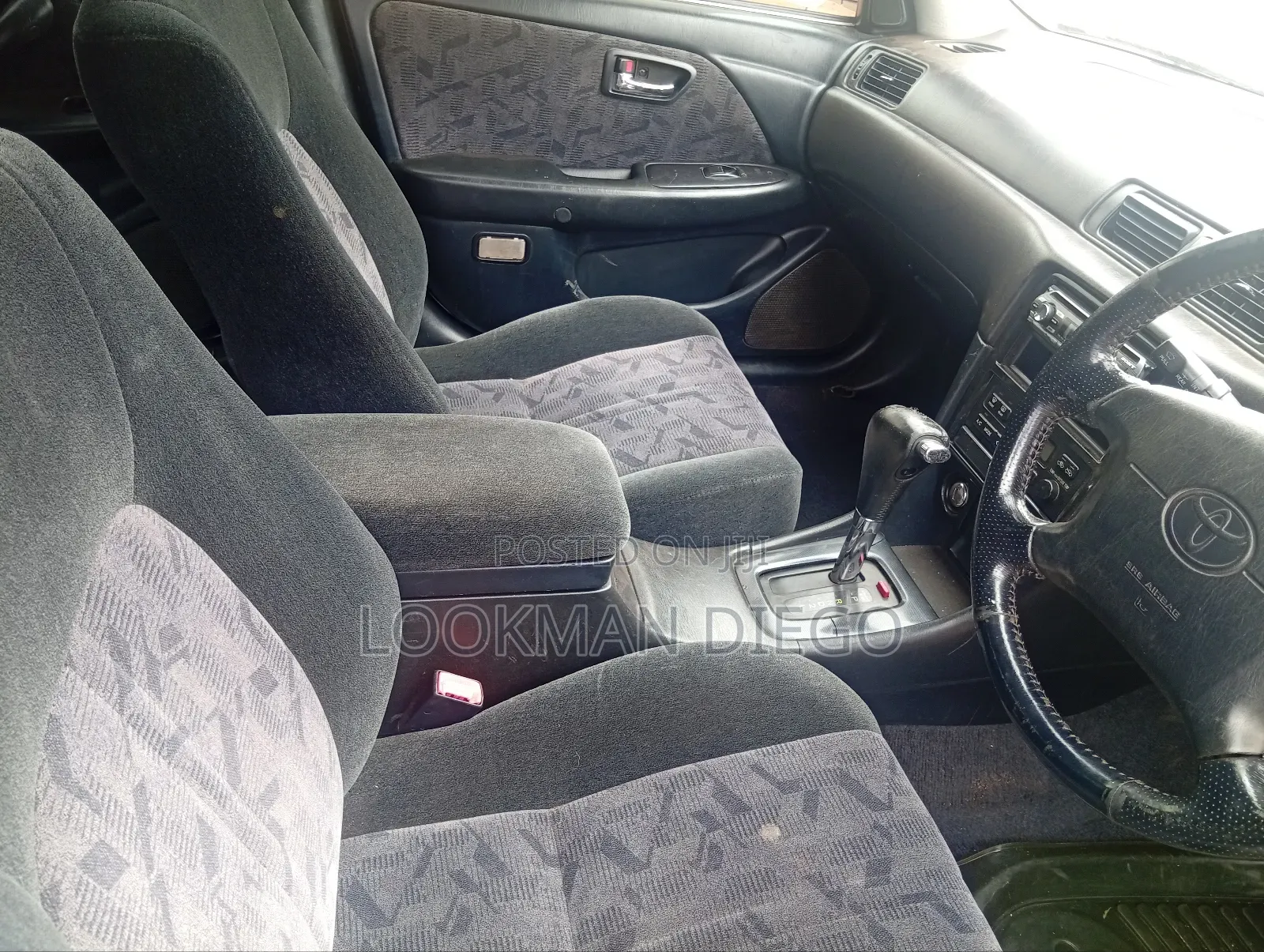 Toyota Mark II Qualis 2.5 RWD 2000 White