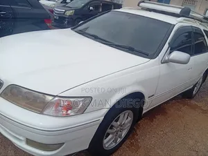 Toyota Mark II Qualis 2.5 RWD 2000 White