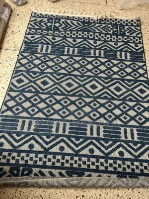 Quality Modern Center Carpet Rug. 150cm by 200cm