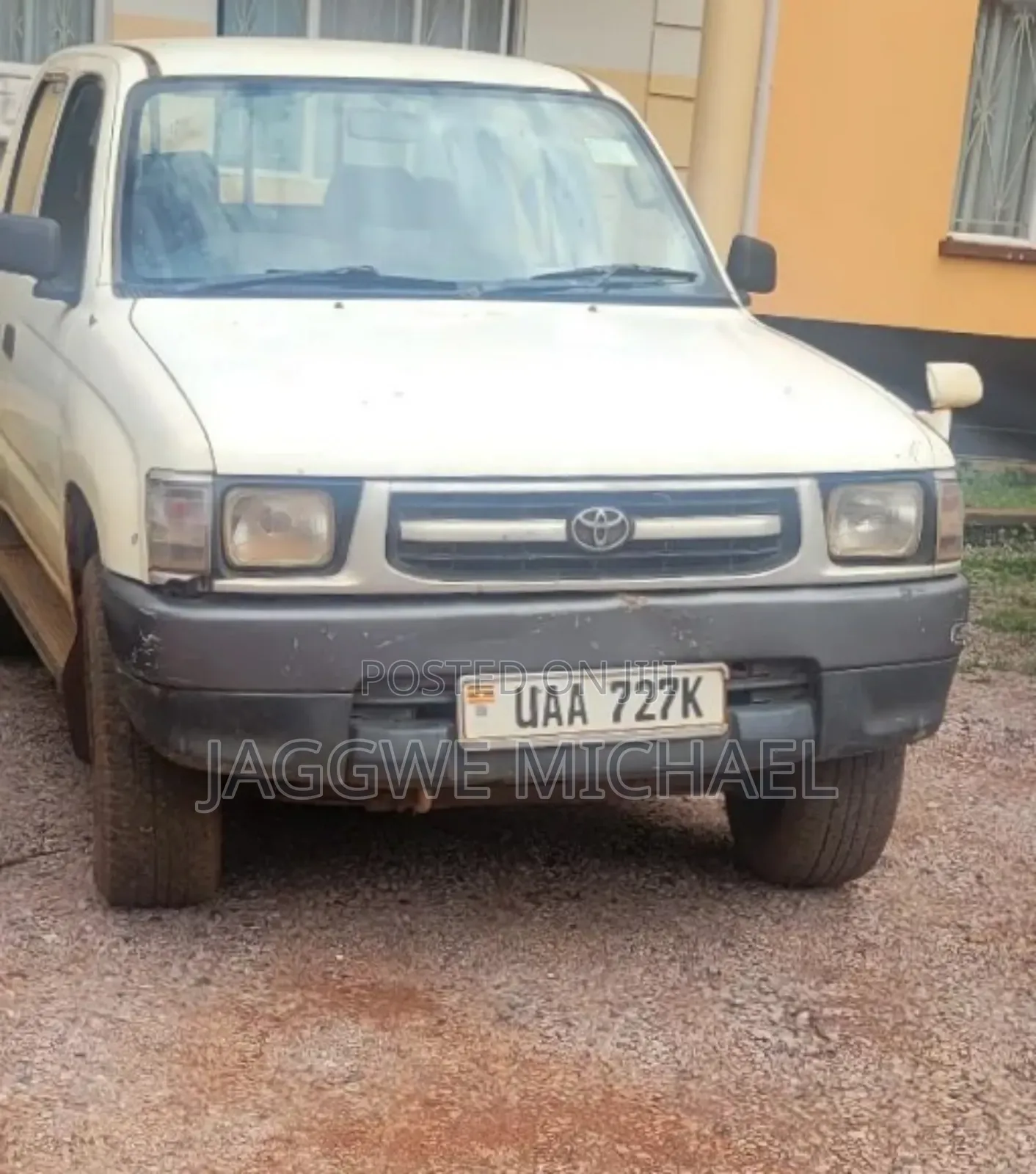Toyota Hilux 1998 White