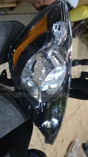 Honda Fit 2009 - 2010 Headlamp
