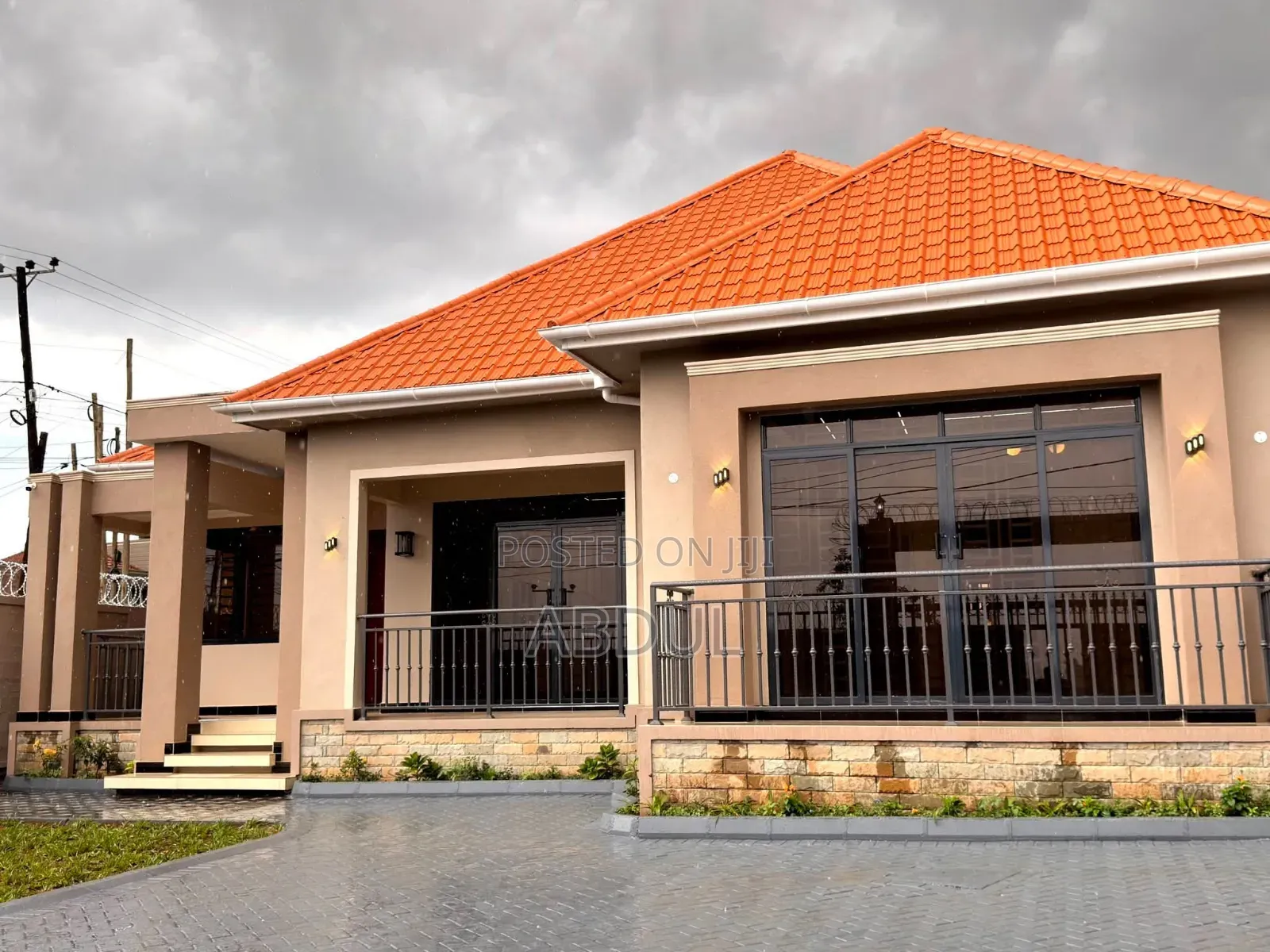 4bdrm Bungalow in Jomayi Estate, Kira for sale
