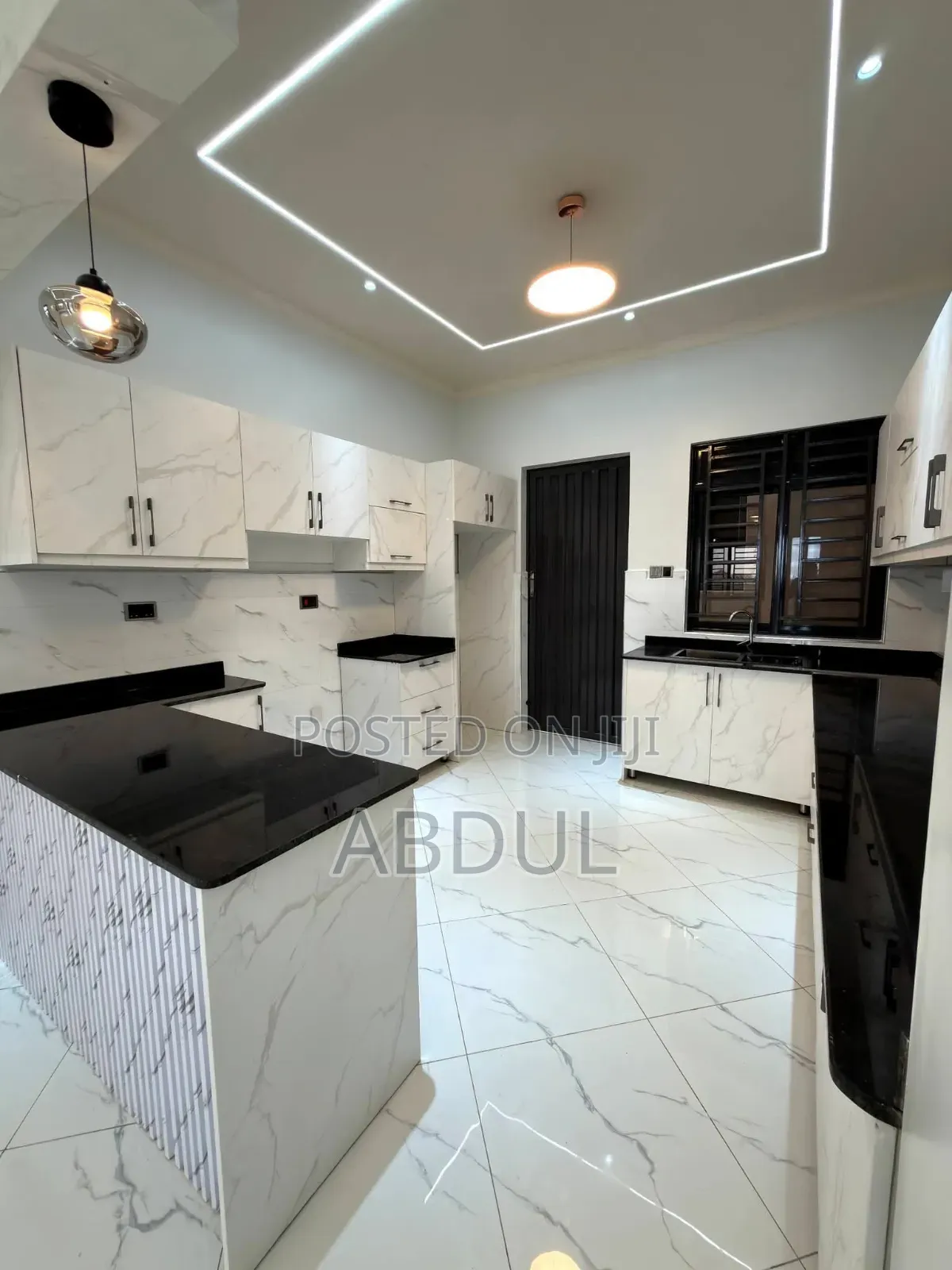 4bdrm Bungalow in Jomayi Estate, Kira for sale
