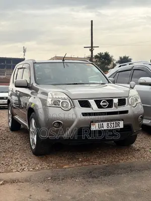 Nissan X-Trail 2.0 Petrol XE 2012 Silver