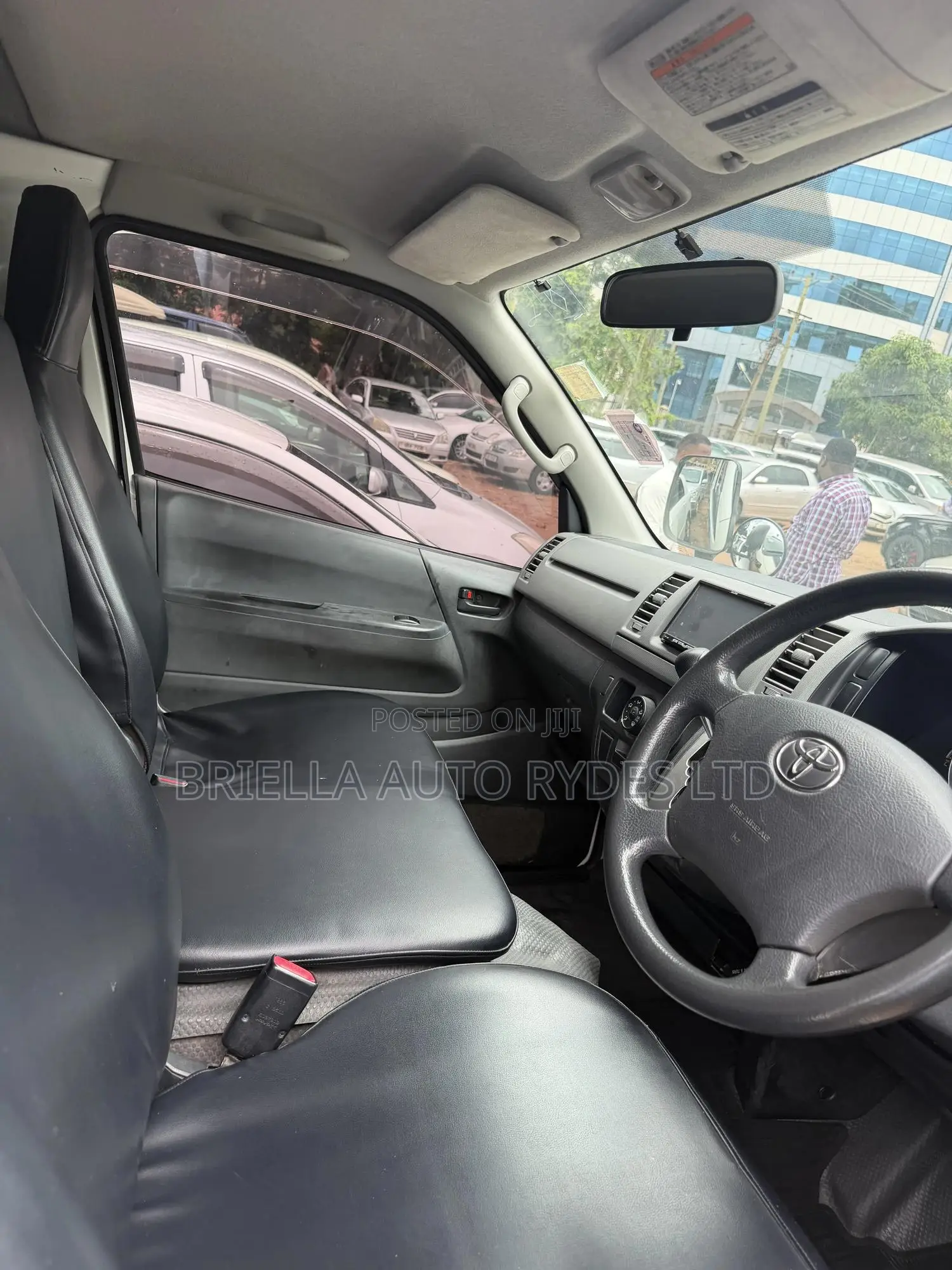 Toyota HiAce 2014 White