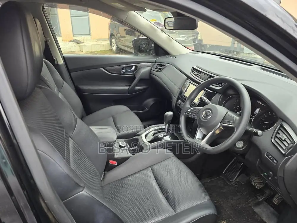 Nissan X-Trail 2.0 Petrol FWD 2018 Black