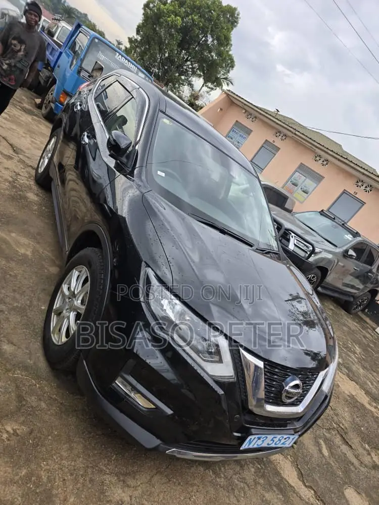 Nissan X-Trail 2.0 Petrol FWD 2018 Black