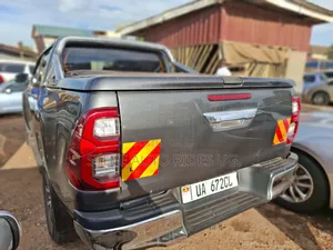 Toyota Hilux SR5 4x4 2016 Gray