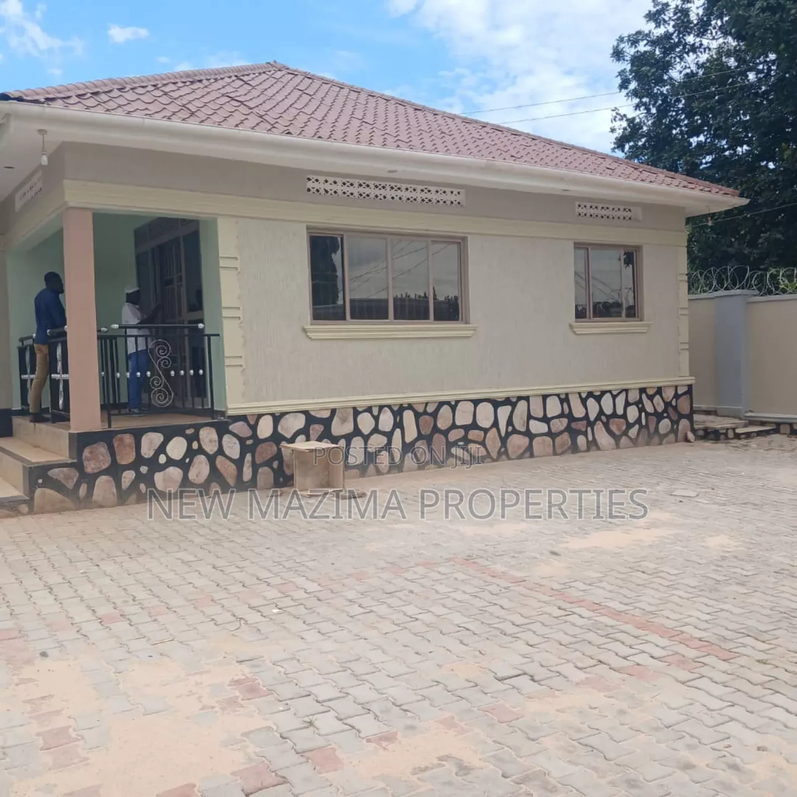4bdrm Bungalow in Nansana Town, Central Division for sale