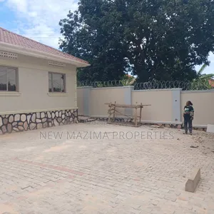 4bdrm Bungalow in Nansana Town, Central Division for sale