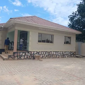 4bdrm Bungalow in Nansana Town, Central Division for sale
