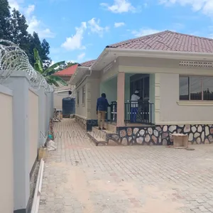 4bdrm Bungalow in Nansana Town, Central Division for sale