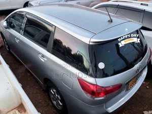 Toyota Wish 2011 Silver