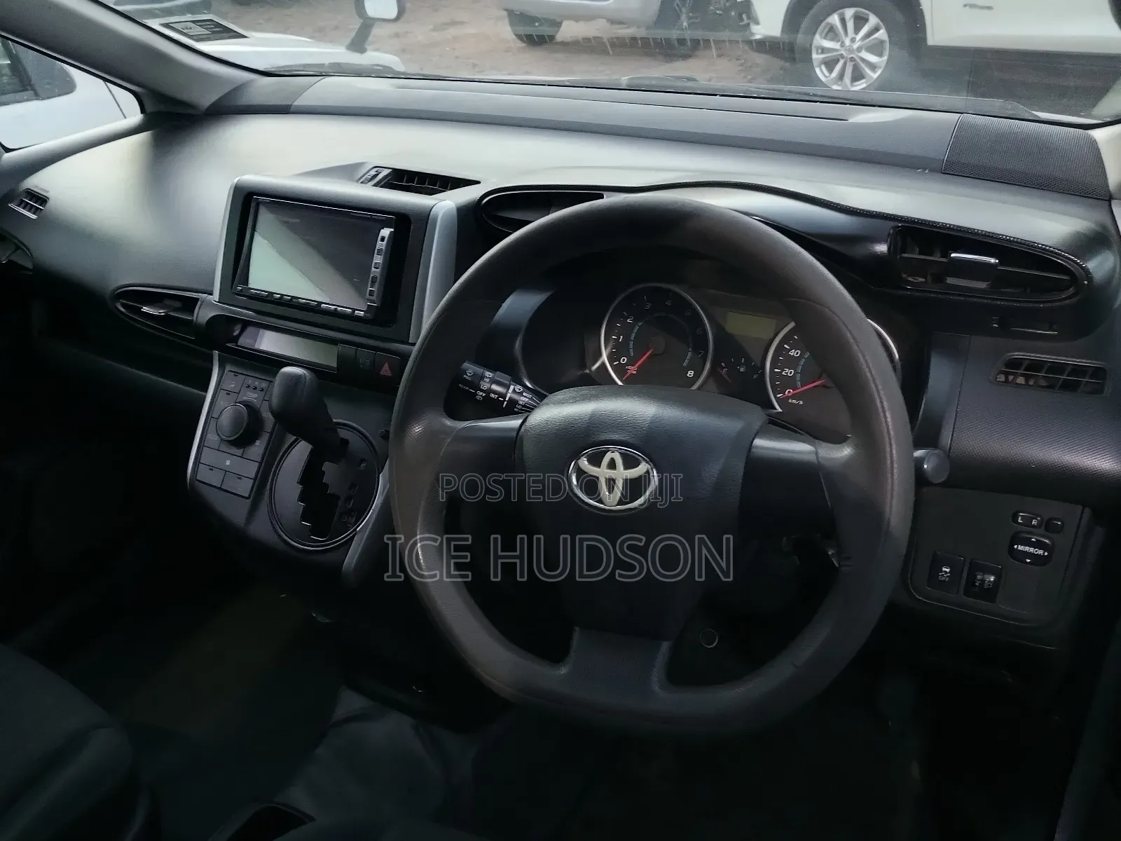Toyota Wish 2011 Silver