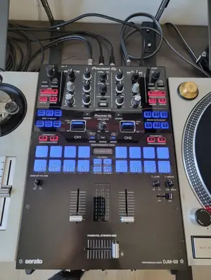 Pioneer Djm-s9, 2-chanel Pro Battle Mixer For Serato Dj Virtual Dj