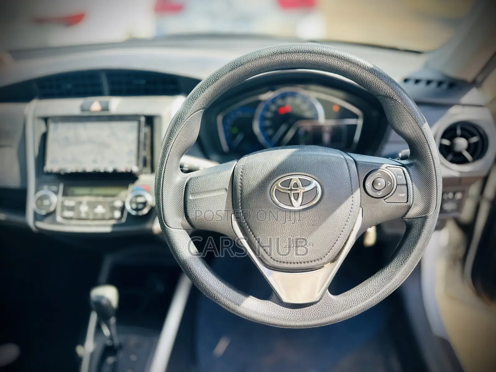 Toyota Corolla Fielder 1.5 Hybrid FWD 2017 White