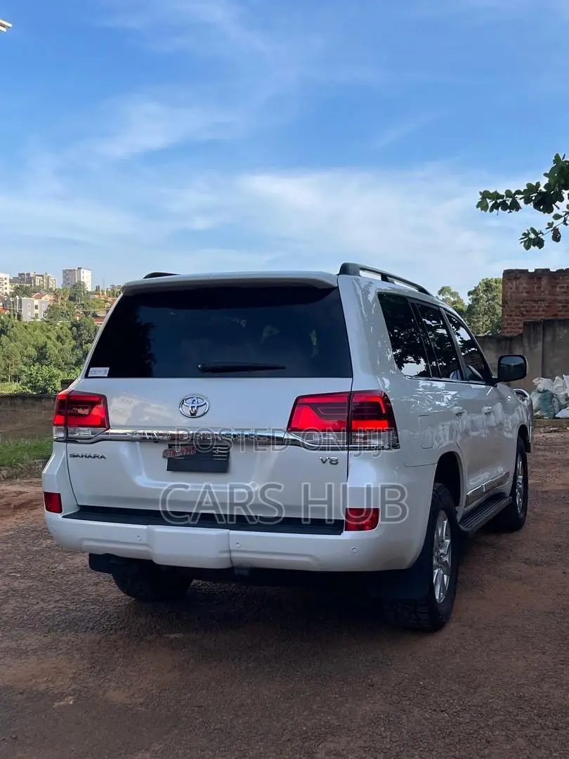 Toyota Land Cruiser 3.3 Diesel 4WD 2021 White