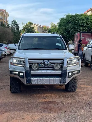 Toyota Land Cruiser 3.3 Diesel 4WD 2021 White