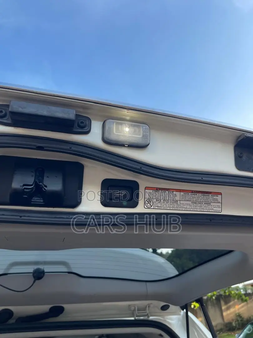 Toyota Land Cruiser 3.3 Diesel 4WD 2021 White