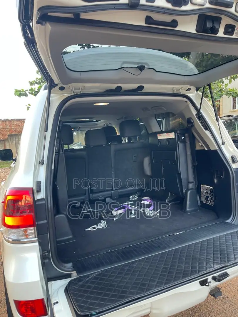 Toyota Land Cruiser 3.3 Diesel 4WD 2021 White