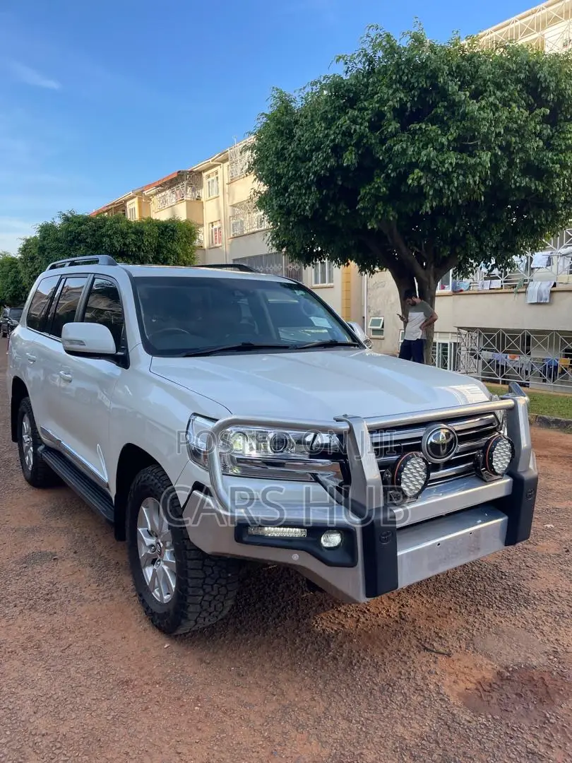 Toyota Land Cruiser 3.3 Diesel 4WD 2021 White