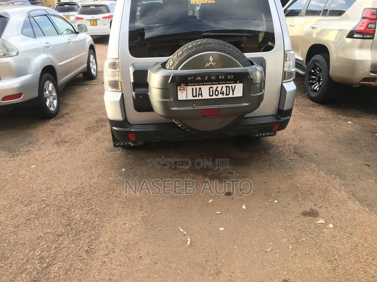 Mitsubishi Pajero 2010 Silver