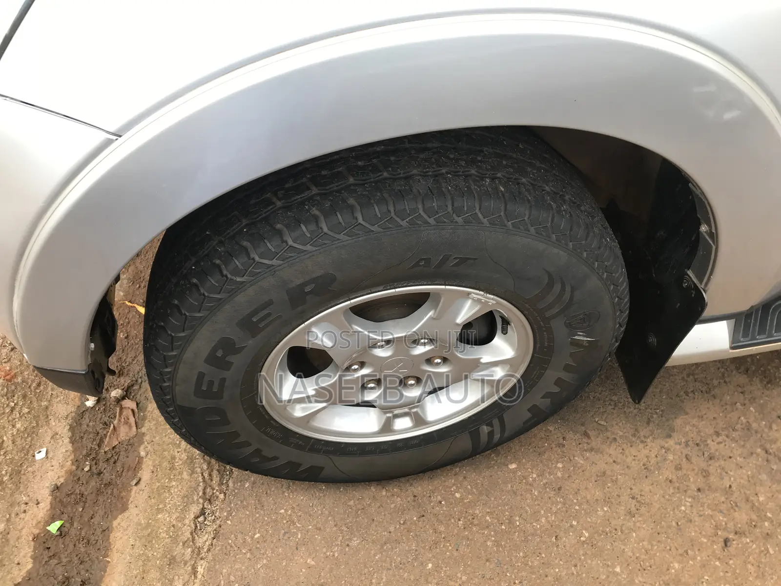 Mitsubishi Pajero 2010 Silver