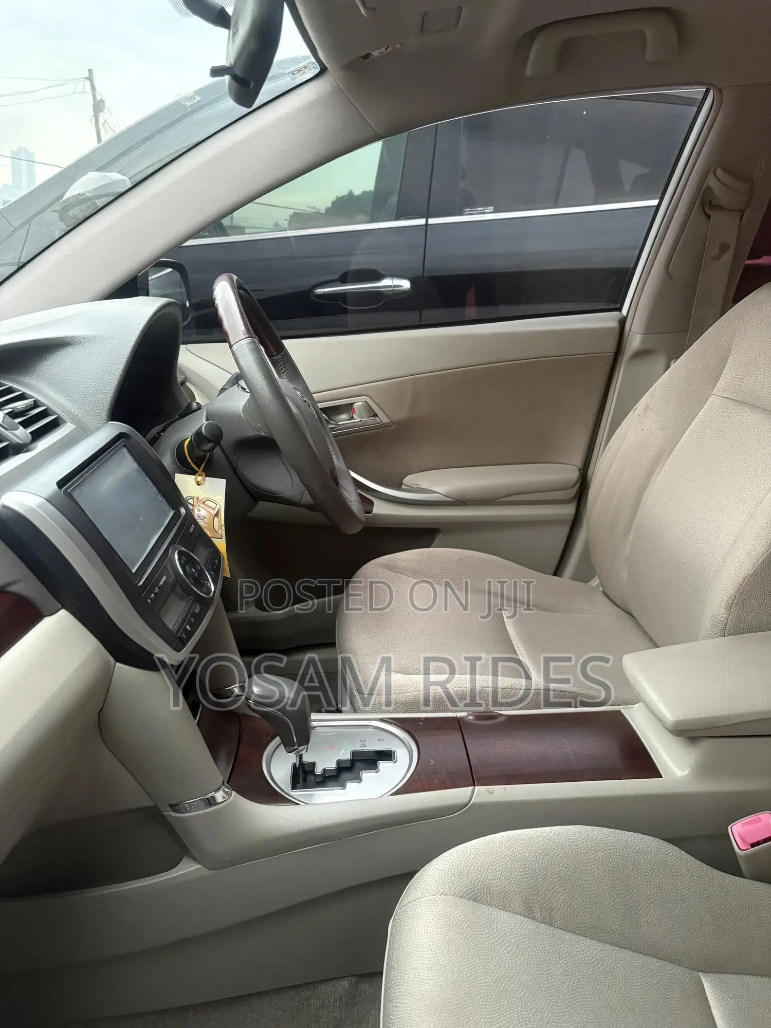 Toyota Premio 1.8 FWD 2013 White