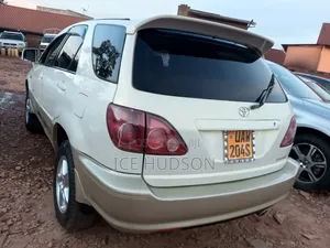 Toyota Harrier 1998 White