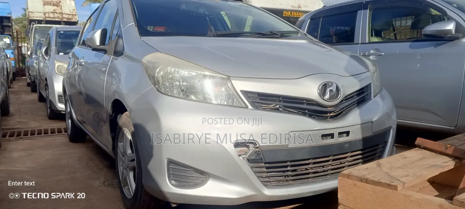 Toyota Vitz 1.0 FWD 3dr 2012 Silver