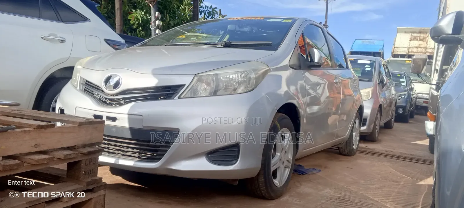 Toyota Vitz 1.0 FWD 3dr 2012 Silver