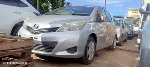 Toyota Vitz 1.0 FWD 3dr 2012 Silver