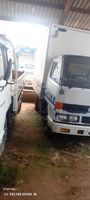 Isuzu Box Body Brand New 4 B E 1 Engine