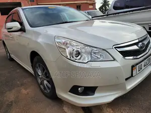 Subaru Legacy 2.5i Sedan CVT 2012 White
