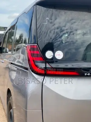 Toyota Noah 2022 Silver