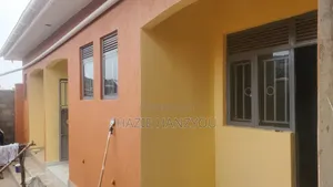 4bdrm Apartment in Wakiso / Wakiso for sale