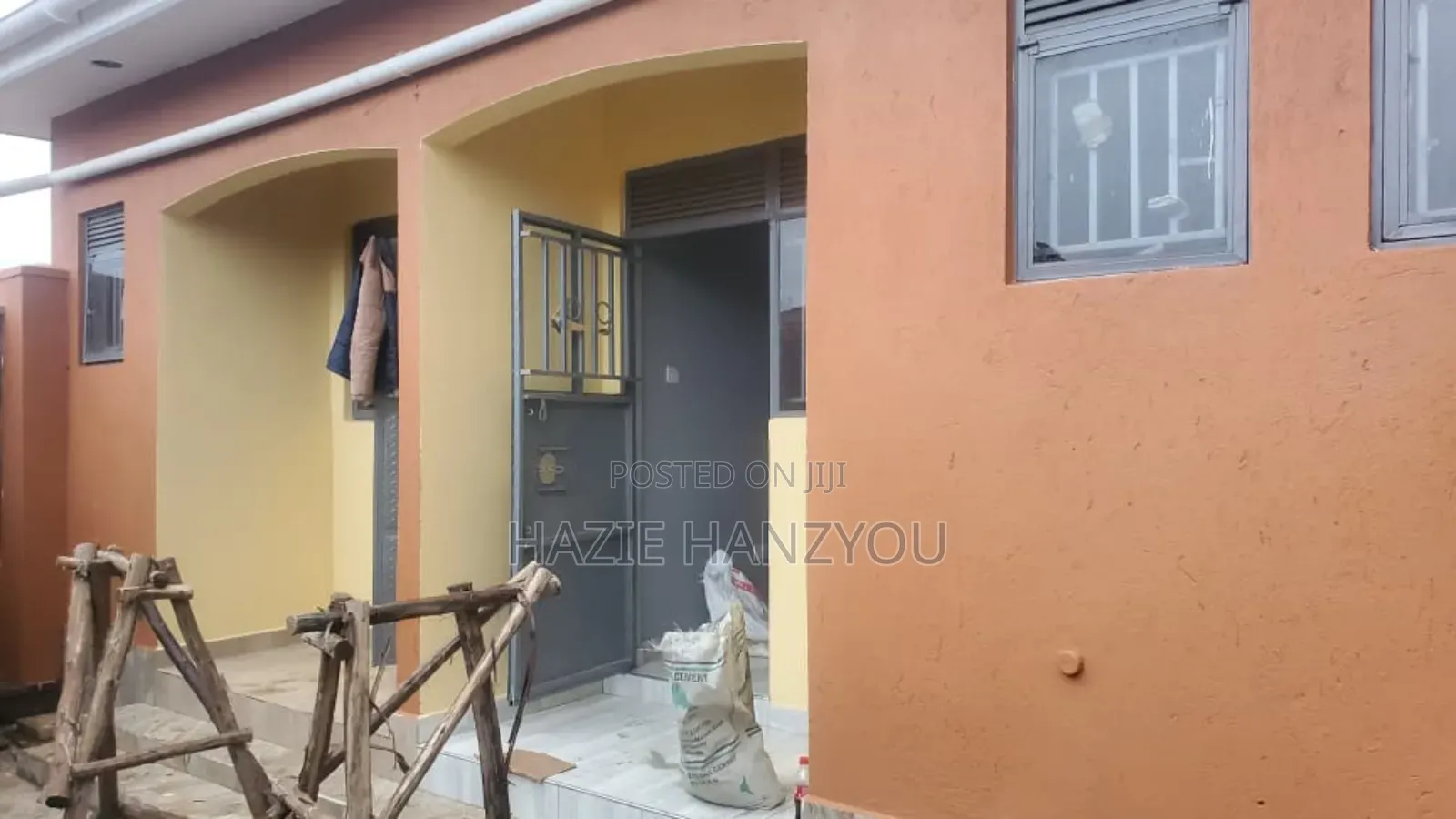 4bdrm Apartment in Wakiso / Wakiso for sale