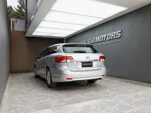 Toyota Avensis 2012 Silver
