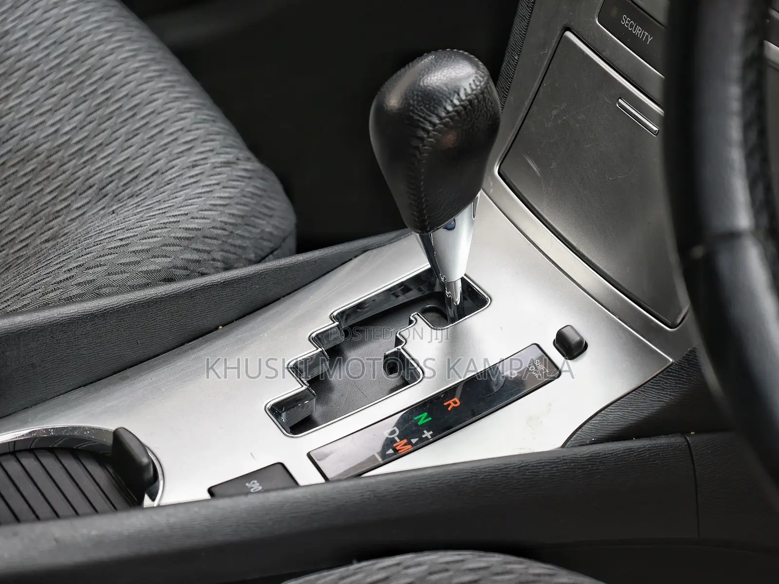 Toyota Avensis 2012 Silver