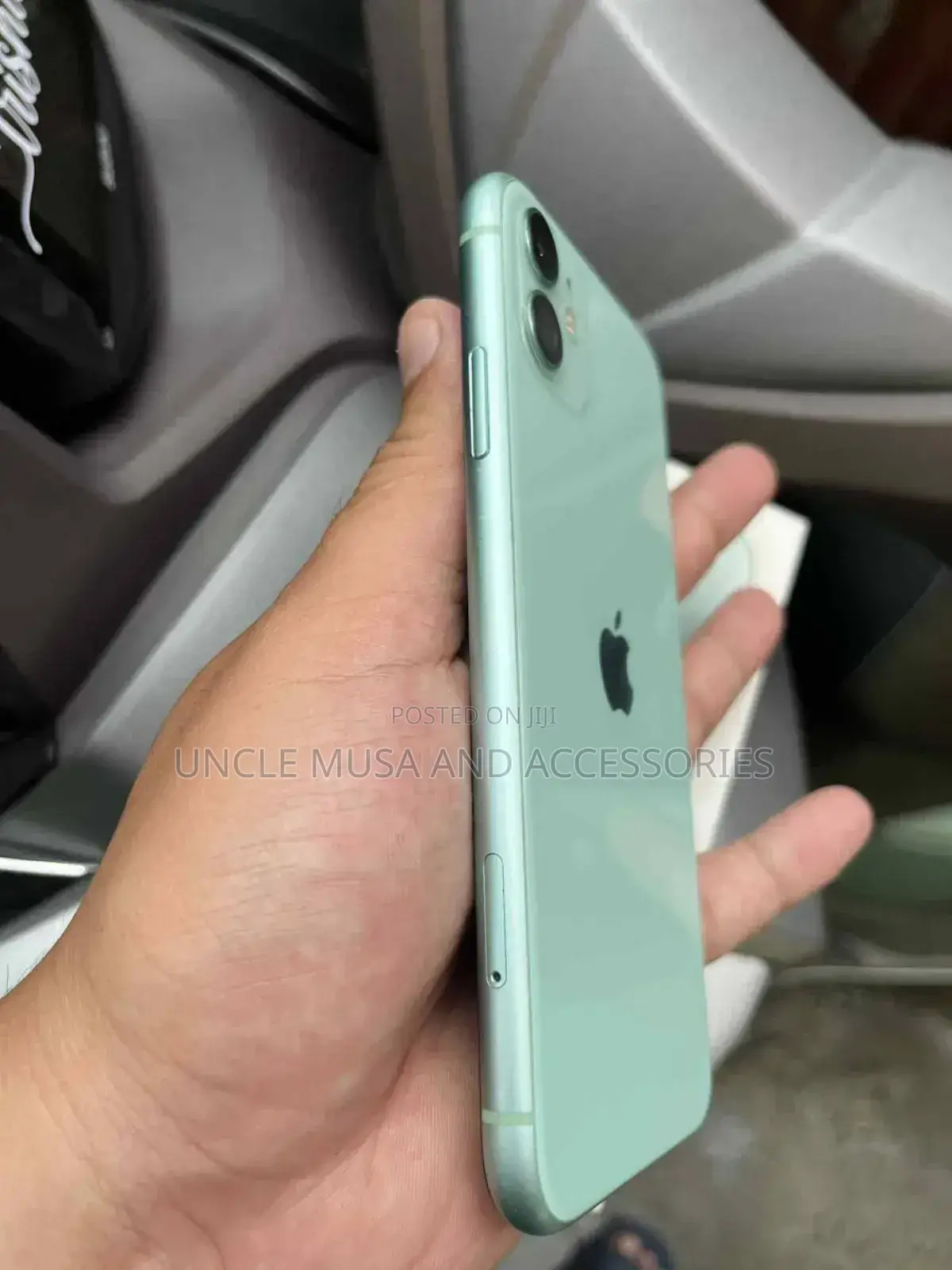 New Apple iPhone 11 64 GB Green
