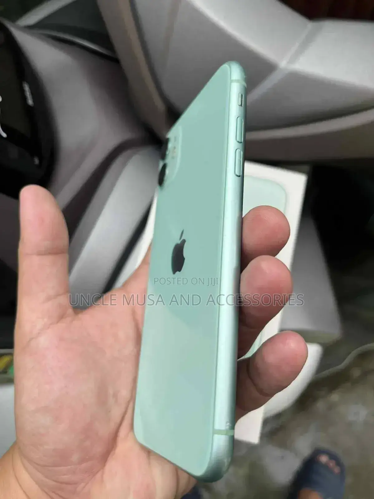 New Apple iPhone 11 64 GB Green