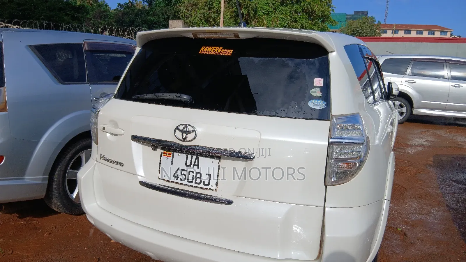 Toyota Vanguard 2011 White