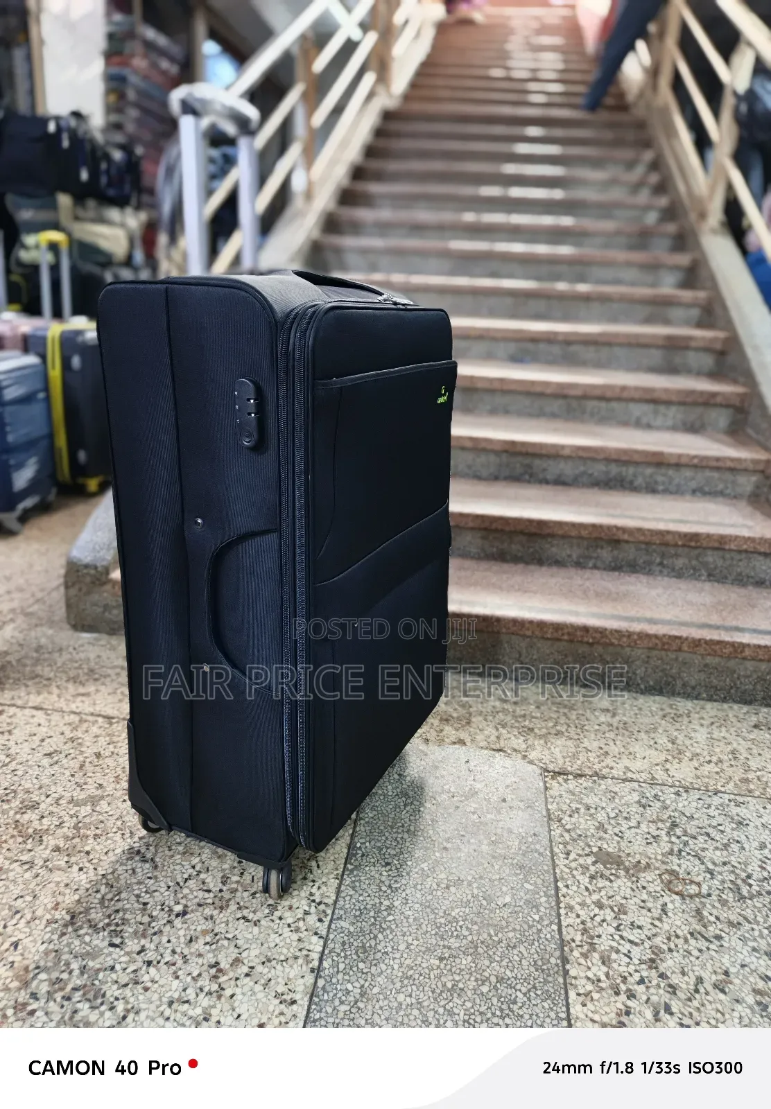 Traveling Cloth Suitcases. Large Size