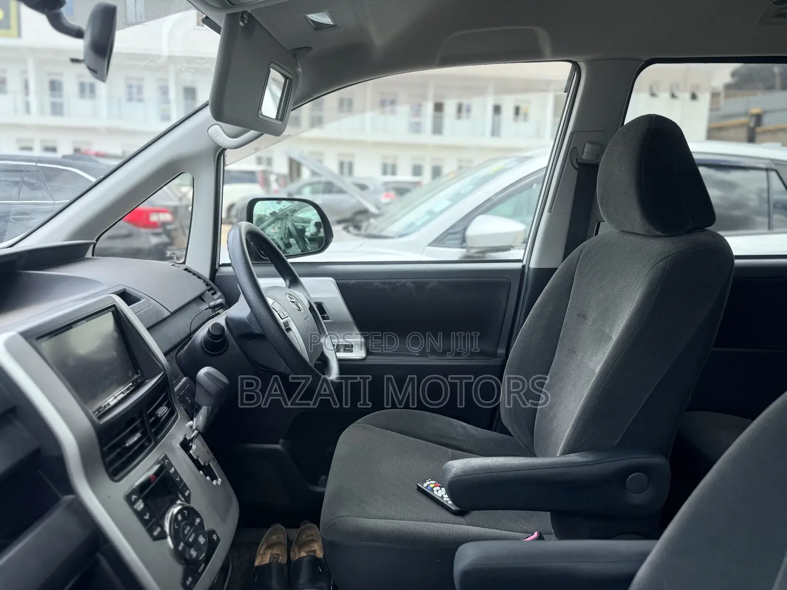 Toyota Noah 2013 White