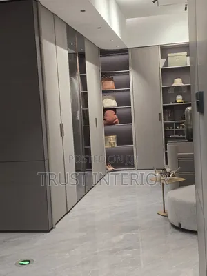 Excutive Closet 789