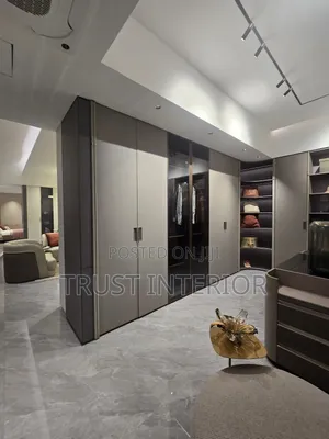 Excutive Closet 789