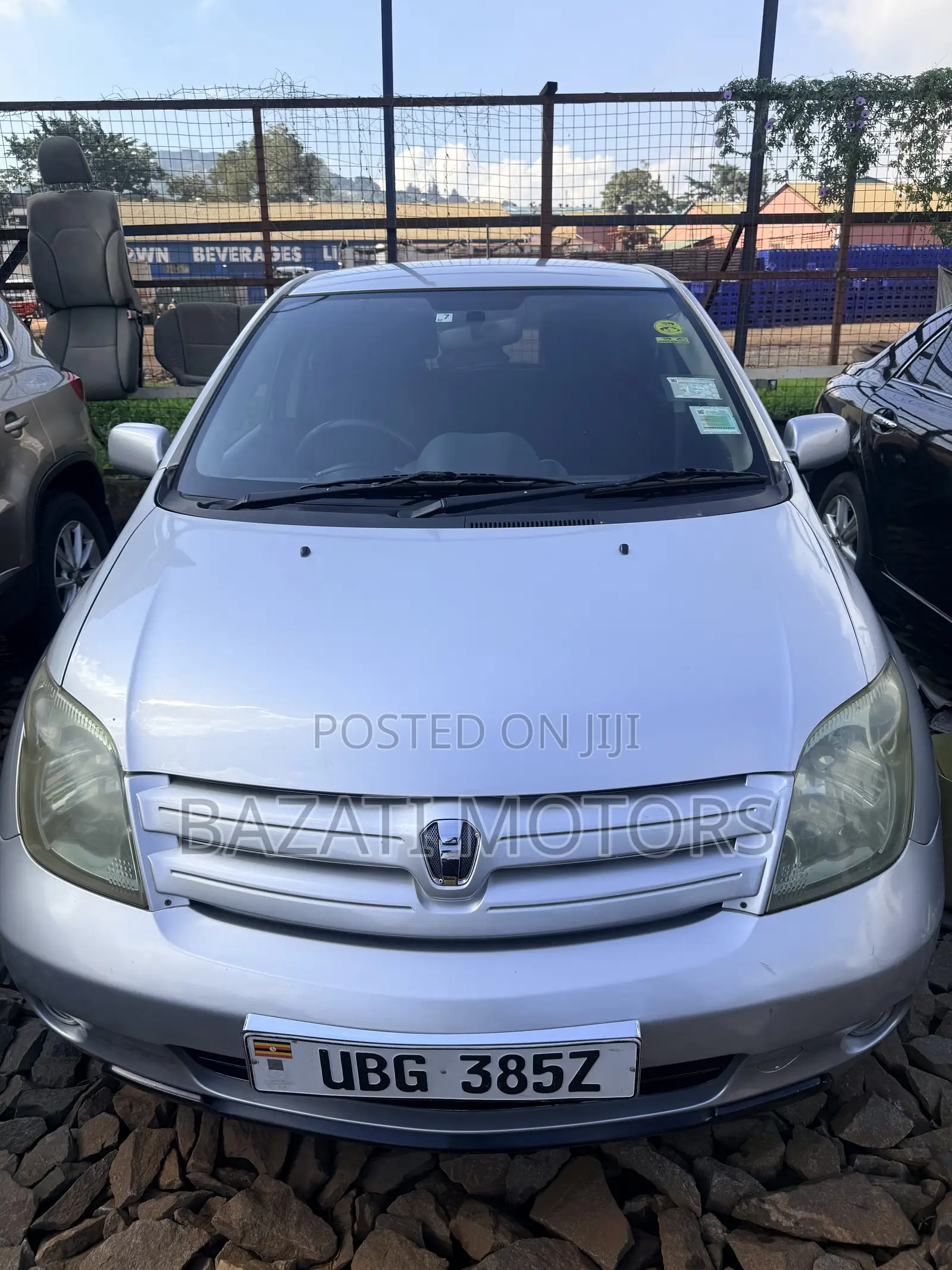 Toyota IST 2005 Silver