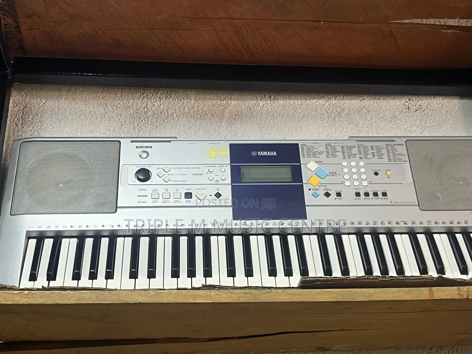 Yamaha Psre 324 Keyboard